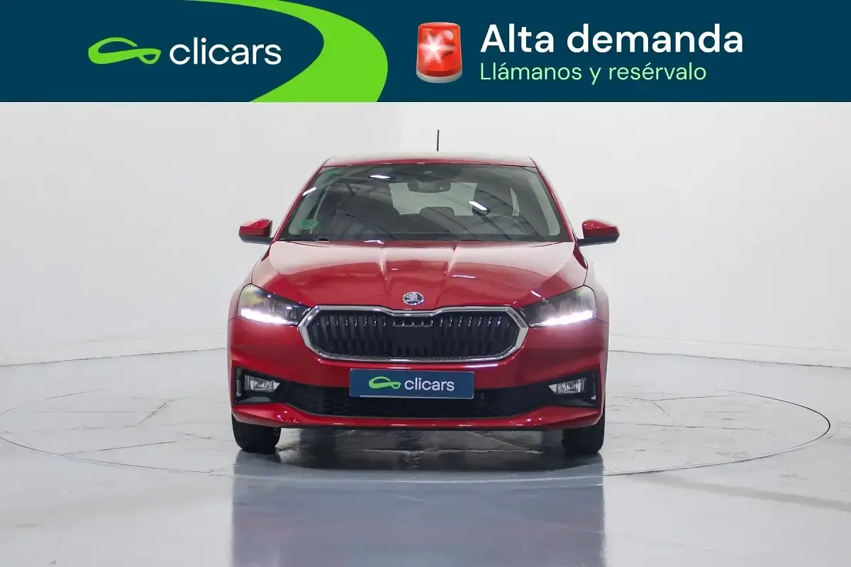 Usado Skoda Fabia 95 CV (69 kW) 2022 Rojo Utilitario