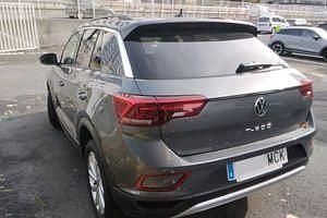 Usado VW T-Roc Life 150 CV (110 kW) 2022 Gris SUV