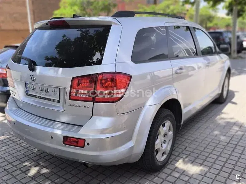 Usado Dodge Journey SE 140 CV (102 kW) 2011 Gris / plata SUV