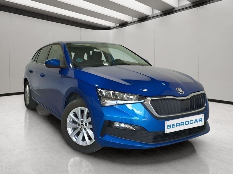 Azul Usado 2023 Skoda Scala Ambition Utilitario | 17.990 € (Precio justo) - Imagen 1/4