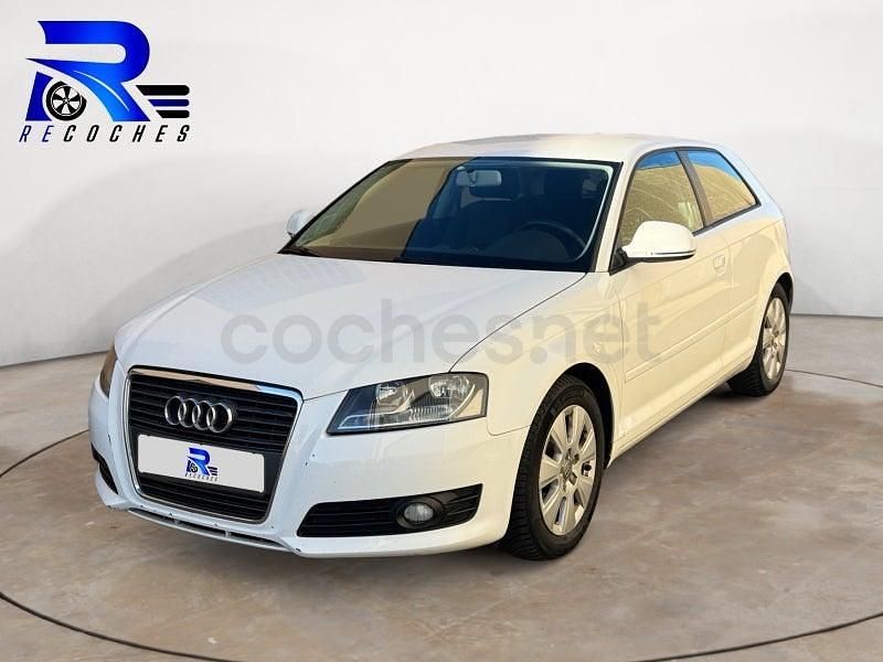 Blanco Usado 2009 Audi A3 Attraction Utilitario | 3999 € (Buen precio) - Imagen 1/4