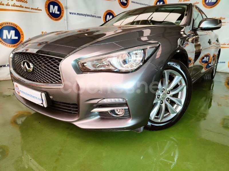 Usado Infiniti Q50 170 CV (125 kW) 2017 Gris / plata Berlina