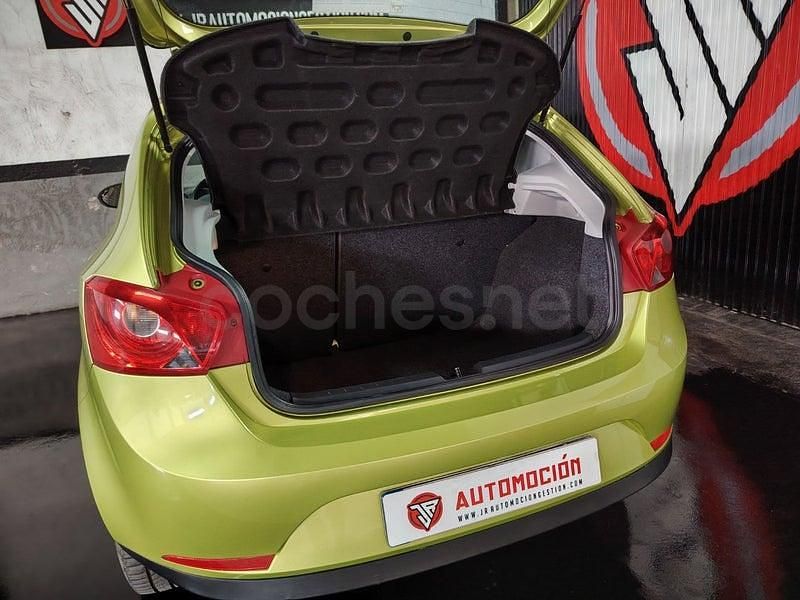 Usado Seat Ibiza Sport 85 CV (62 kW) 2010 Amarillo Berlina
