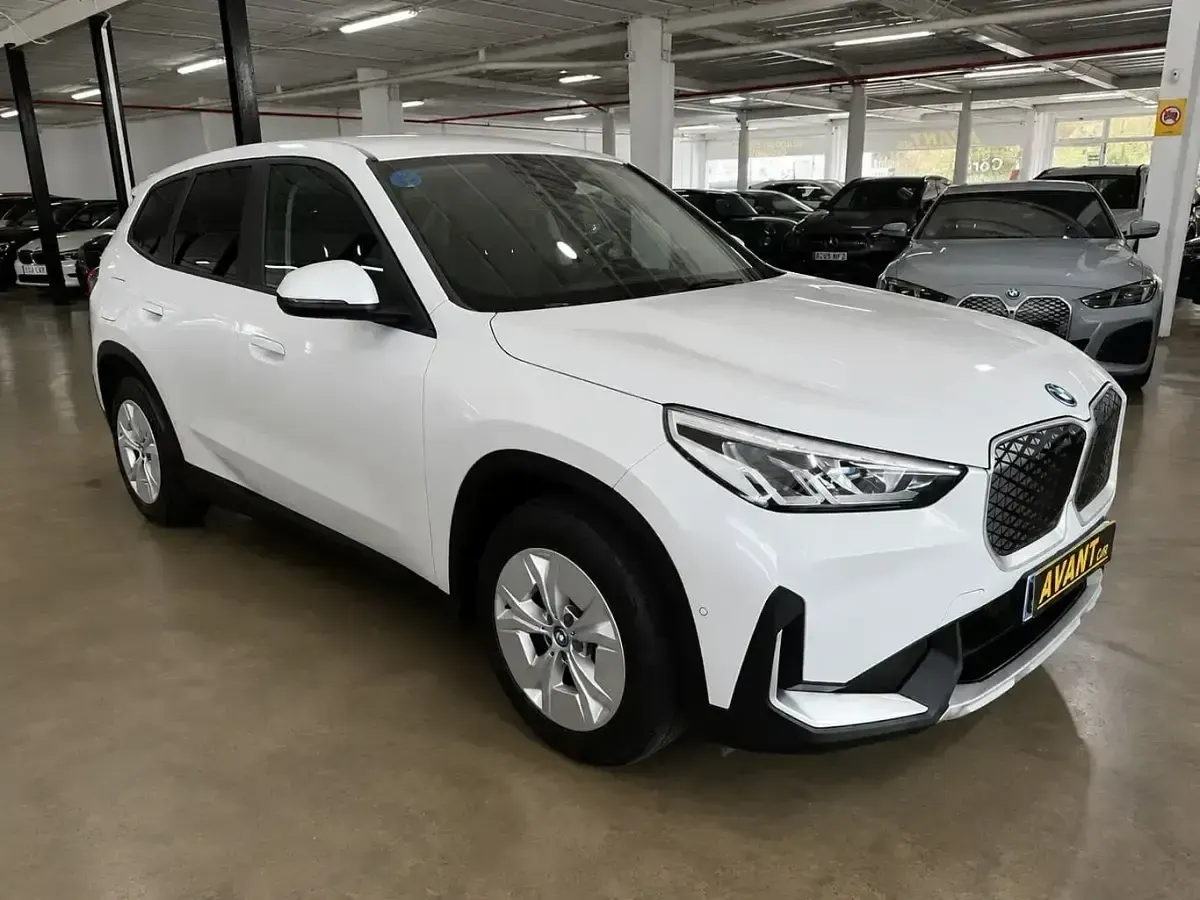 Usado BMW iX1 150 kW (204 CV) 2025 Blanco SUV