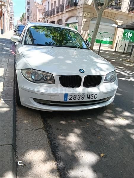 Blanco Usado 2009 BMW 118 Utilitario | 4700 € (Buen precio) - Imagen 1/4