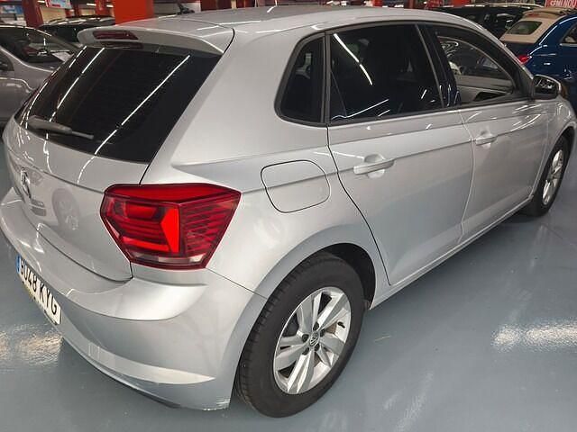 Usado VW Polo Advance 95 CV (69 kW) 2019 Gris Berlina