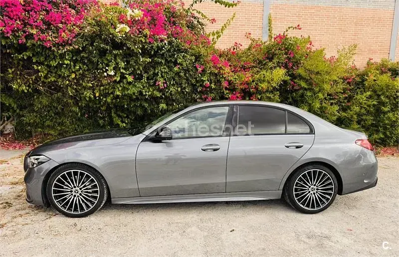 Usado Mercedes C220 200 CV (147 kW) 2022 Gris / plata Berlina