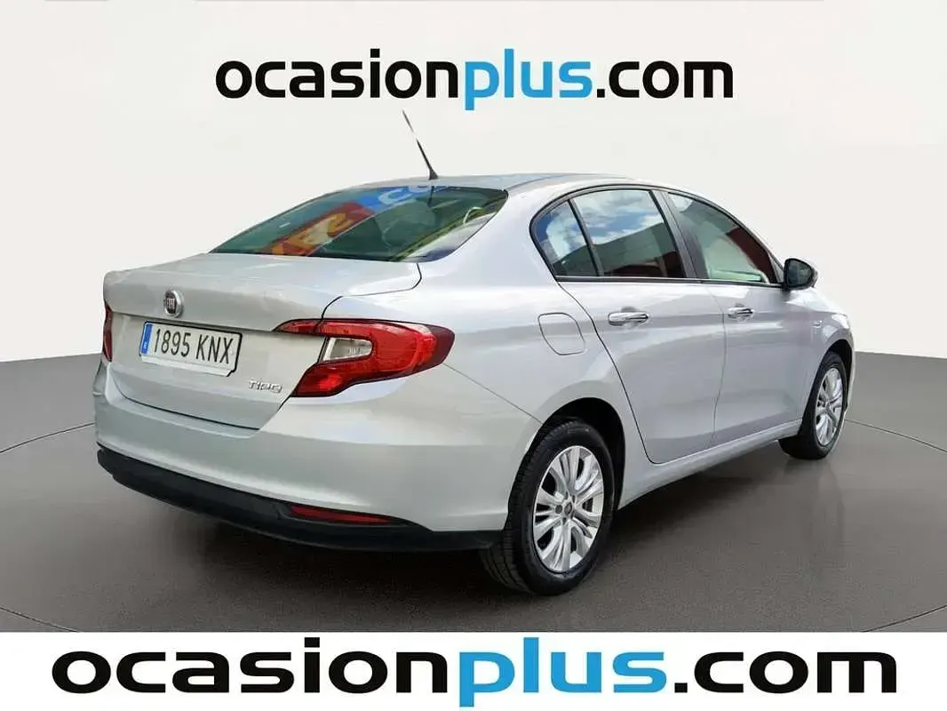 Usado Fiat Tipo Easy 95 CV (69 kW) 2018 Gris Berlina