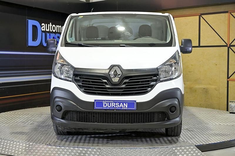 Usado Renault Trafic 120 CV (88 kW) 2017 Blanco Monovolumen