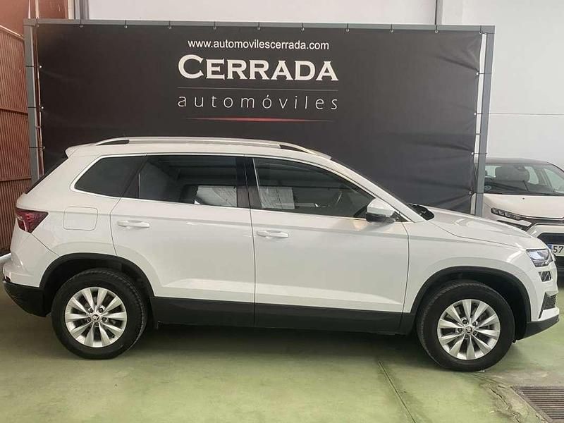 Usado Skoda Karoq Ambition 116 CV (85 kW) 2022 Blanco SUV