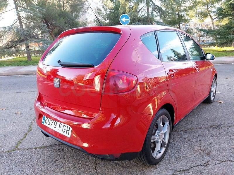 Usado Seat Altea FR 170 CV (125 kW) 2007 Rojo Monovolumen