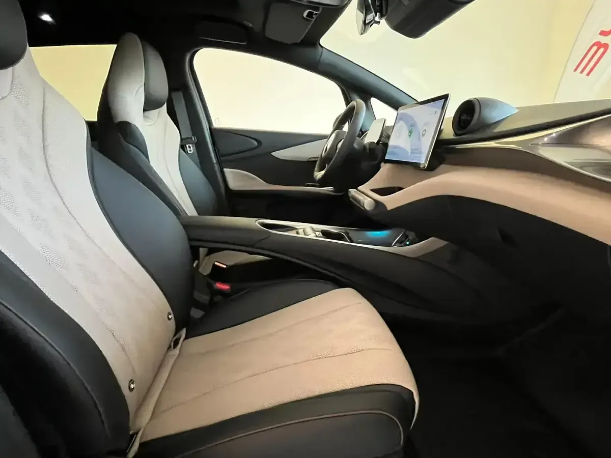 Usado BYD Dolphin Design 150 kW (204 CV) 2025 Gris Utilitario