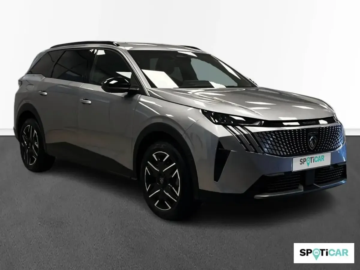 Usado Peugeot 5008 Allure 145 CV (106 kW) 2025 Gris SUV