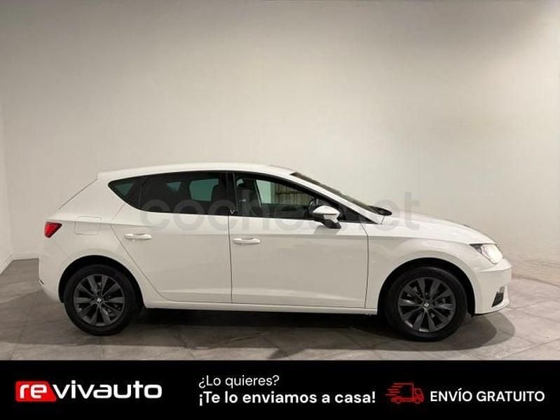 Usado Seat Leon Style 130 CV (95 kW) 2019 Blanco Berlina