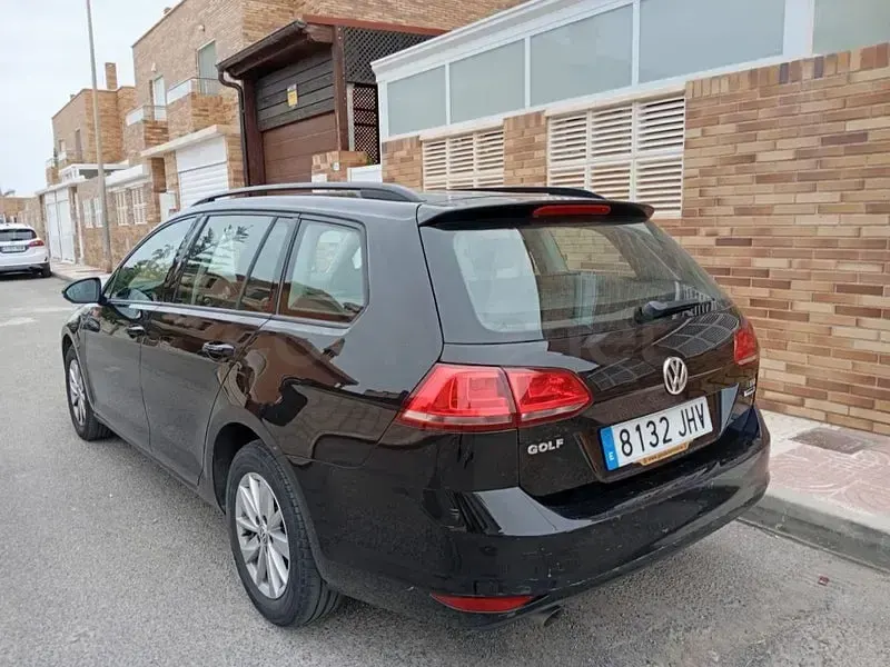 Usado VW Golf VII Edition 110 CV (80 kW) 2015 Negro Familiar
