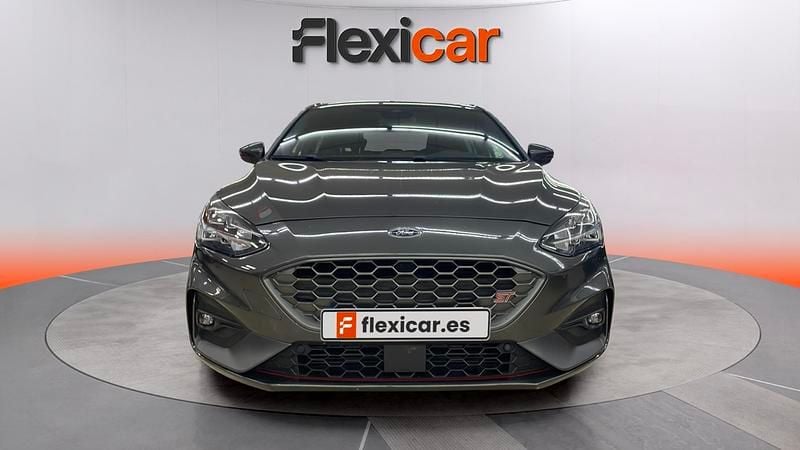 Usado Ford Focus ST 280 CV (205 kW) 2022 Gris Utilitario