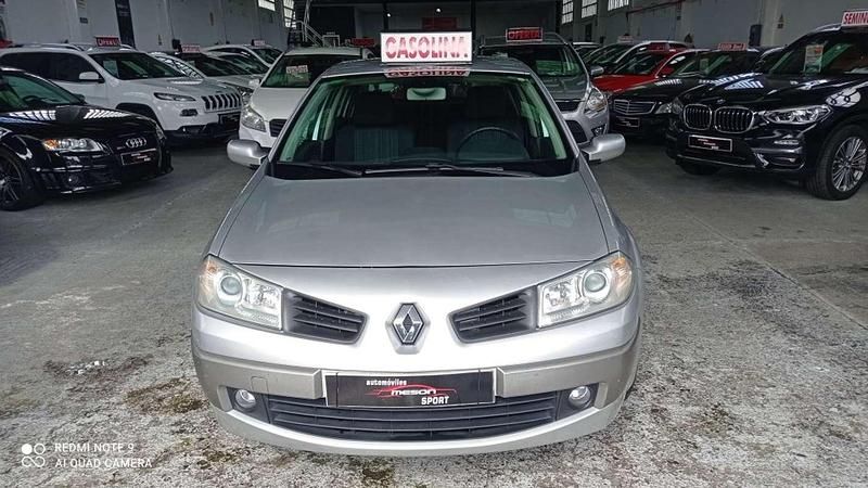 Gris Usado 2006 Renault Mégane II Expression Berlina | 3490 € (Buen precio) - Imagen 1/4