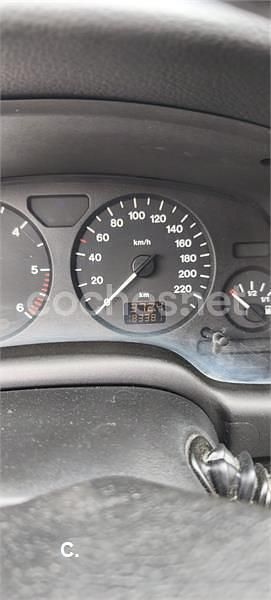 Usado Opel Astra Club 75 CV (55 kW) 2000 Azul Berlina