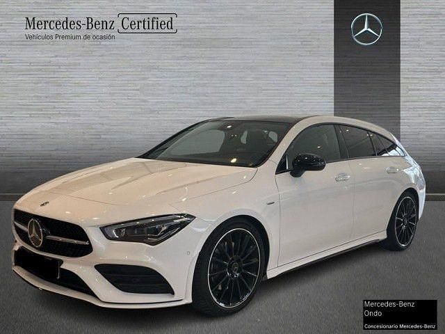Usado Mercedes CLA200 Shooting Brake 163 CV (119 kW) 2022 Blanco Familiar