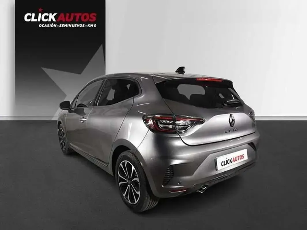 Usado Renault Clio Techno 91 CV (66 kW) 2024 Gris Utilitario