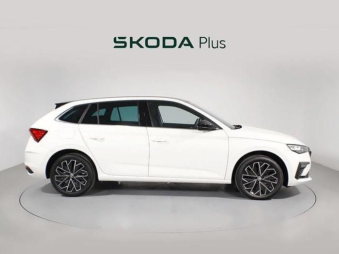 Usado Skoda Scala 115 CV (84 kW) 2024 Blanco Utilitario