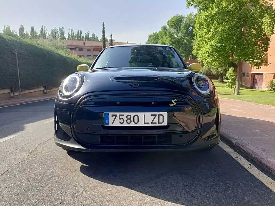 Usado Mini Cooper SE 135 kW (184 CV) 2022 Azul Utilitario