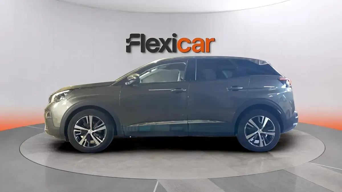 Usado Peugeot 3008 Allure 131 CV (96 kW) 2018 Verde SUV