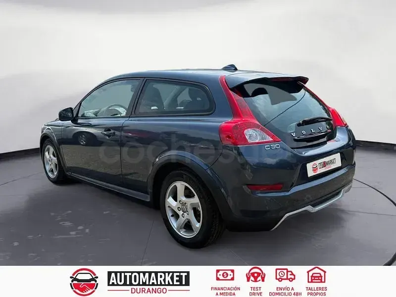 Usado Volvo C30 Momentum 115 CV (84 kW) 2011 Negro Utilitario