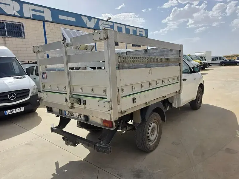 Usado Toyota HiLux 150 CV (110 kW) 2021 Blanco Pickup/Camioneta