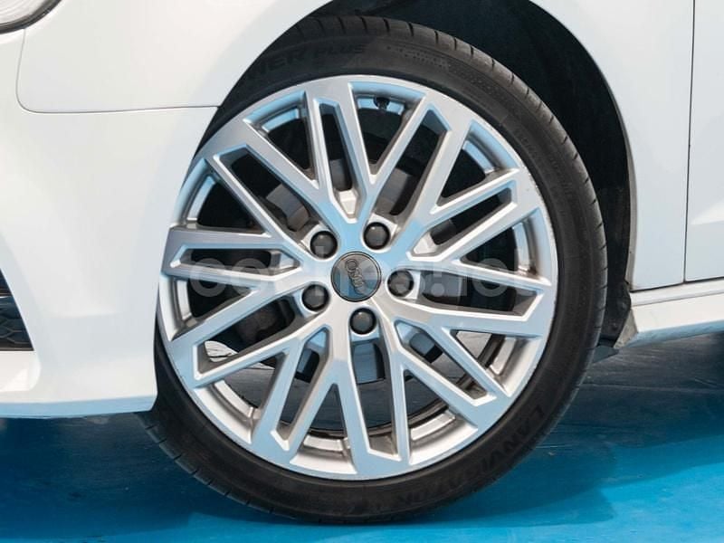 Usado Audi A3 S-Line 116 CV (85 kW) 2019 Blanco Berlina