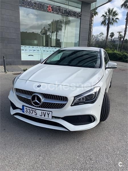 Usado Mercedes CLA200 Shooting Brake AMG line 136 CV (100 kW) 2016 Blanco Familiar