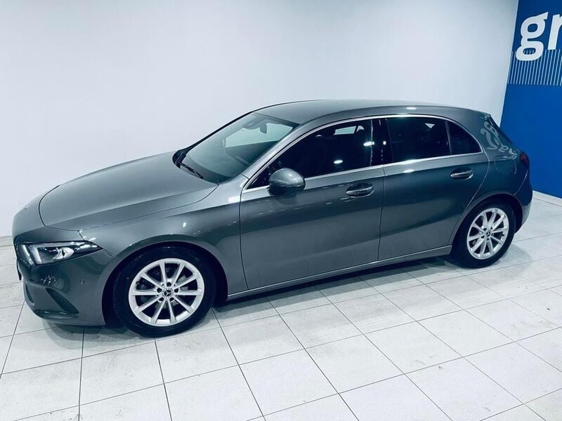 Usado Mercedes A180 116 CV (85 kW) 2019 Gris