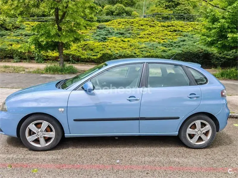 Usado Seat Ibiza Reference 100 CV (73 kW) 2007 Azul Utilitario