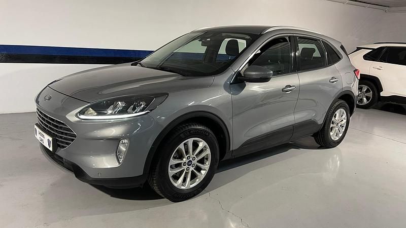 Usado Ford Kuga Titanium 190 CV (139 kW) 2022 Gris SUV