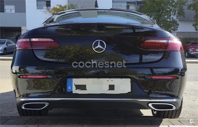 Usado Mercedes E220 194 CV (142 kW) 2021 Negro Coupe