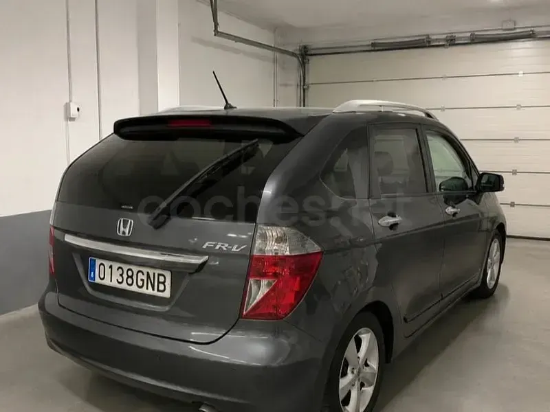 Usado Honda FR-V Executive 140 CV (102 kW) 2009 Gris / plata Monovolumen