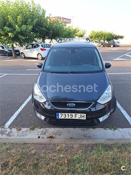 Usado Ford Galaxy Ghia 140 CV (102 kW) 2007 Gris / plata Monovolumen