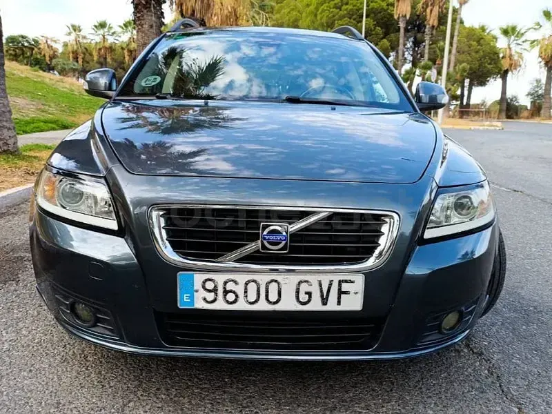 Usado Volvo V50 Summum 115 CV (84 kW) 2010 Gris / plata Familiar