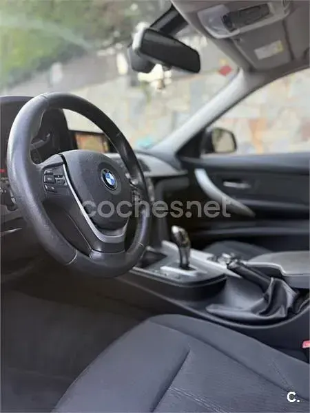 Usado BMW 318 Comfort Edition 150 CV (110 kW) 2020 Negro Familiar