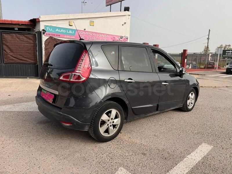 Usado Renault Scénic III Dynamique 130 CV (95 kW) 2009 Gris / plata Monovolumen