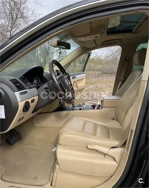 Usado VW Touareg 225 CV (165 kW) 2008 Negro SUV