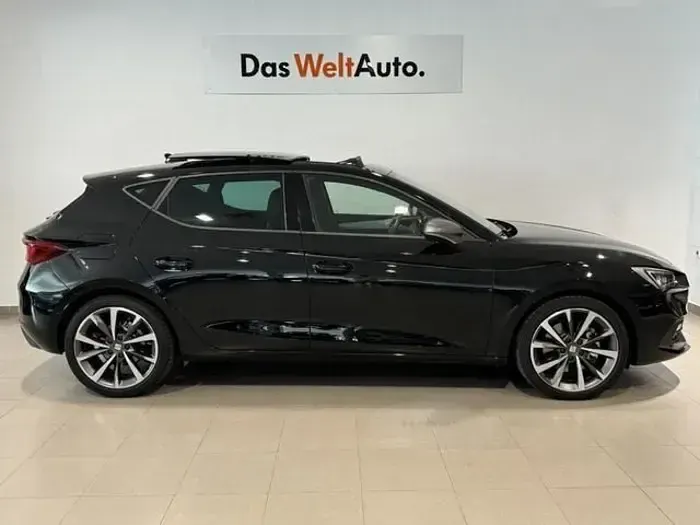 Usado Seat Leon FR 150 CV (110 kW) 2025 Negro