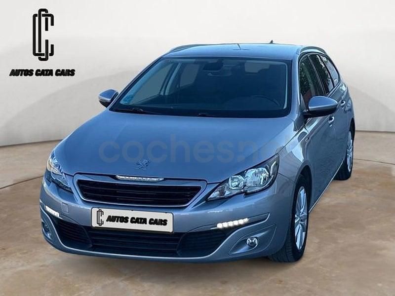 Usado Peugeot 308 SW Style 130 CV (95 kW) 2017 Gris / plata Familiar