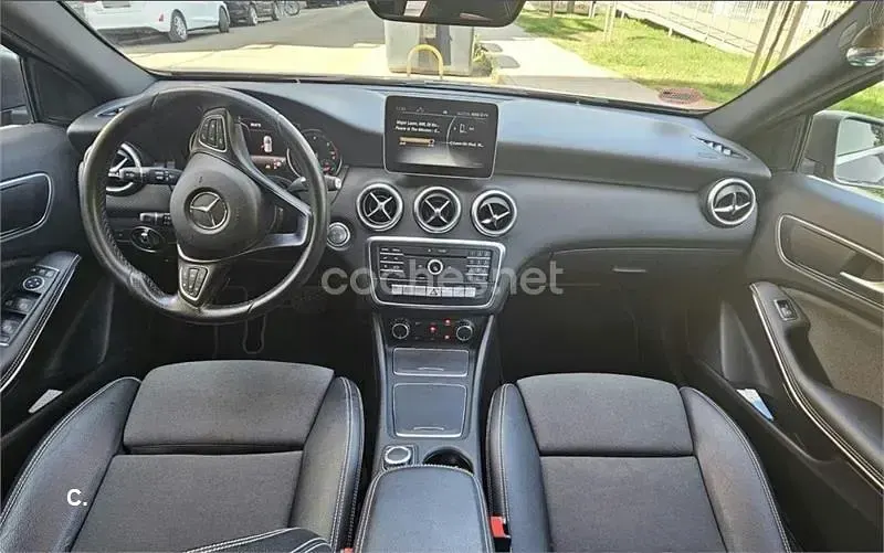 Usado Mercedes A200 136 CV (100 kW) 2018 Gris / plata Berlina