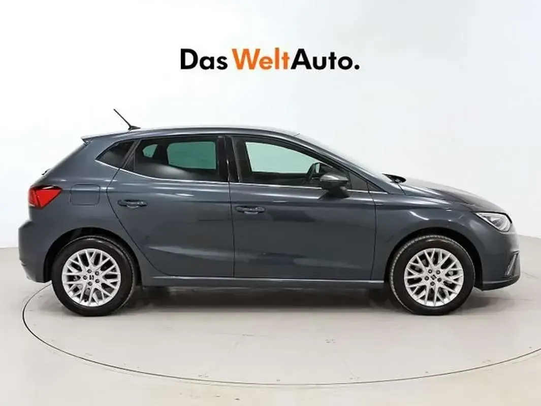 Usado Seat Ibiza XCELLENCE 116 CV (85 kW) 2025 Gris Utilitario