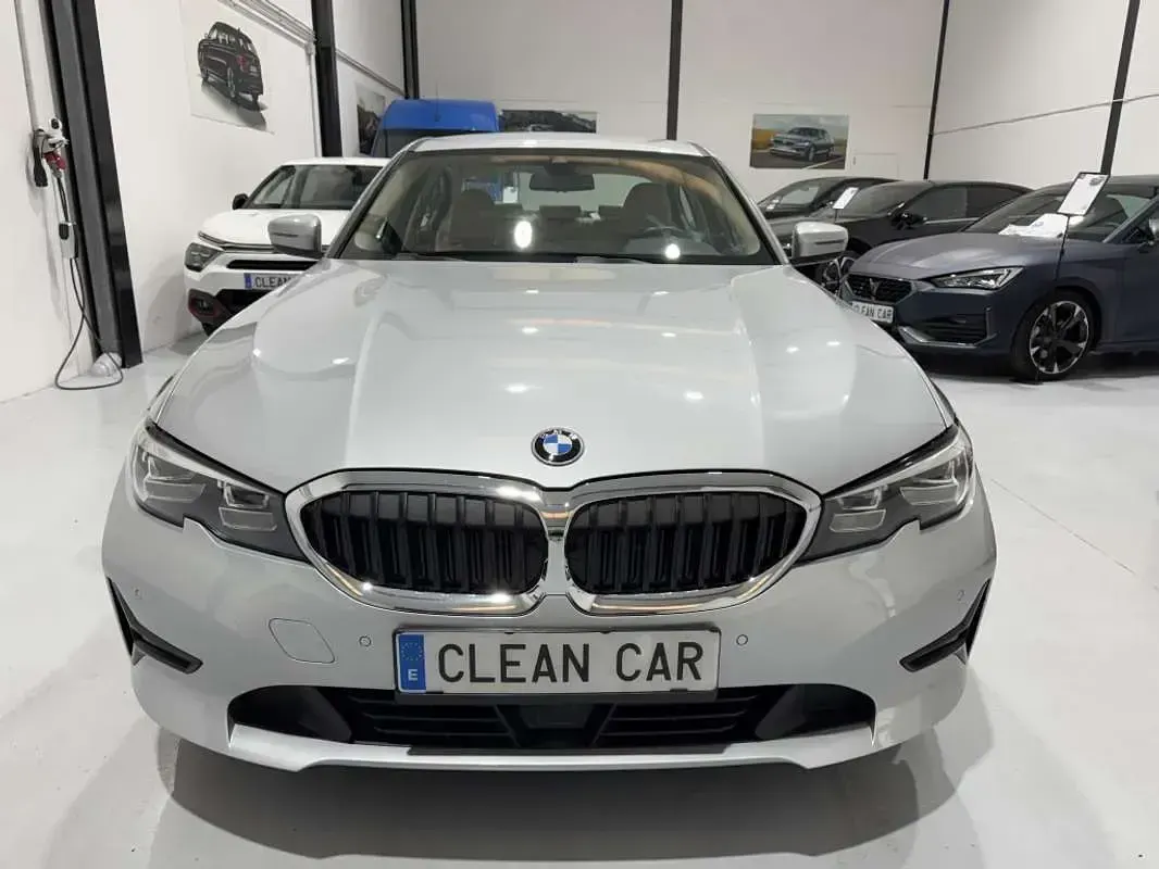 Usado BMW 330e 292 CV (214 kW) 2021 Plateado Berlina