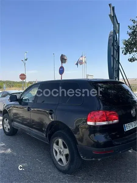 Usado VW Touareg 225 CV (165 kW) 2005 Negro SUV