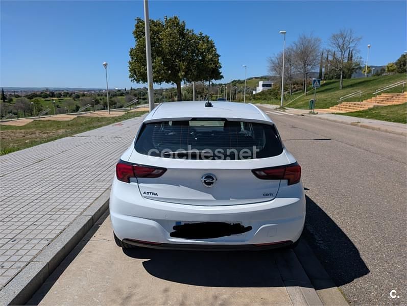 Usado Opel Astra Excellence 136 CV (100 kW) 2016 Blanco Berlina