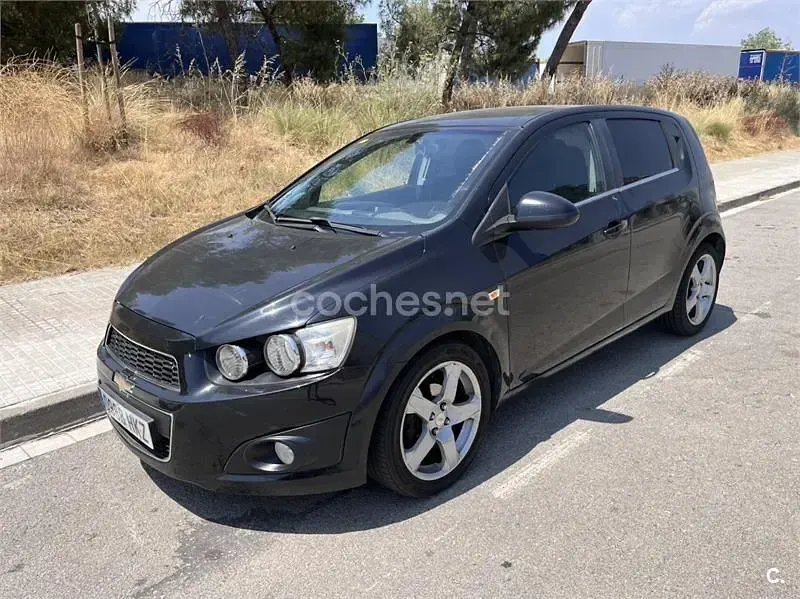 Usado Chevrolet Aveo LT 100 CV (73 kW) 2012 Negro Berlina