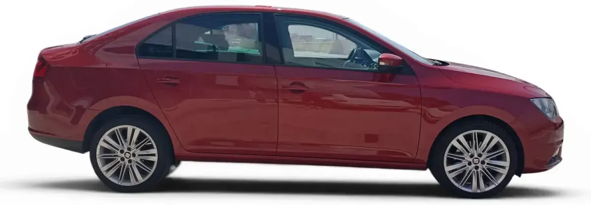 Usado Seat Toledo Style 110 CV (80 kW) 2015 Granate Utilitario